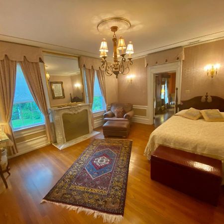The Melange Inn Хендерсънвил Екстериор снимка