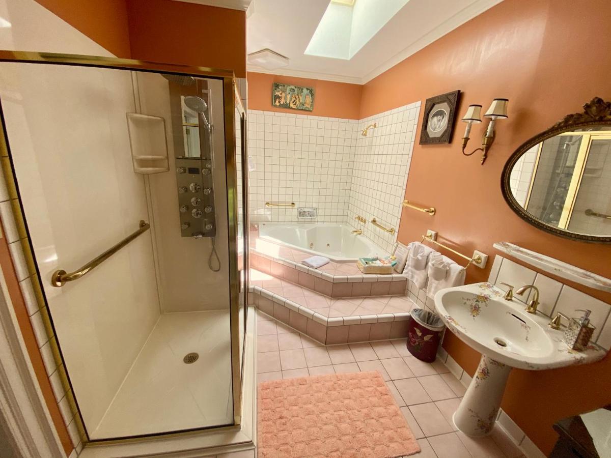 The Melange Inn Хендерсънвил Екстериор снимка