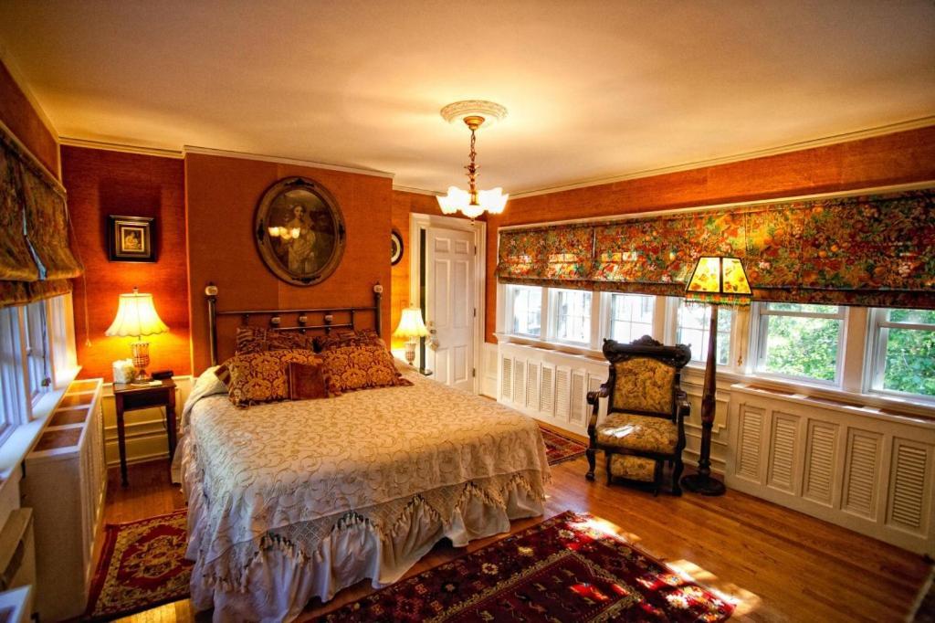 The Melange Inn Хендерсънвил Екстериор снимка
