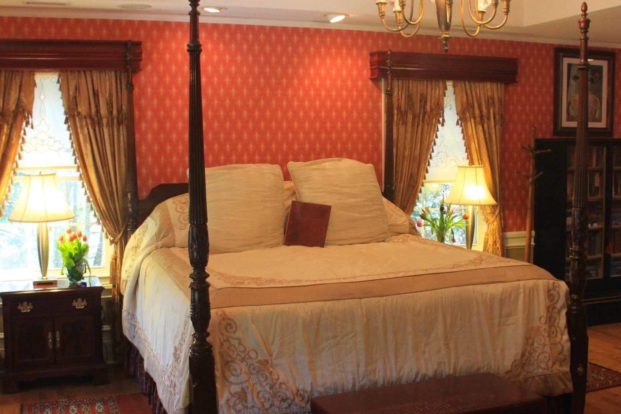 The Melange Inn Хендерсънвил Екстериор снимка