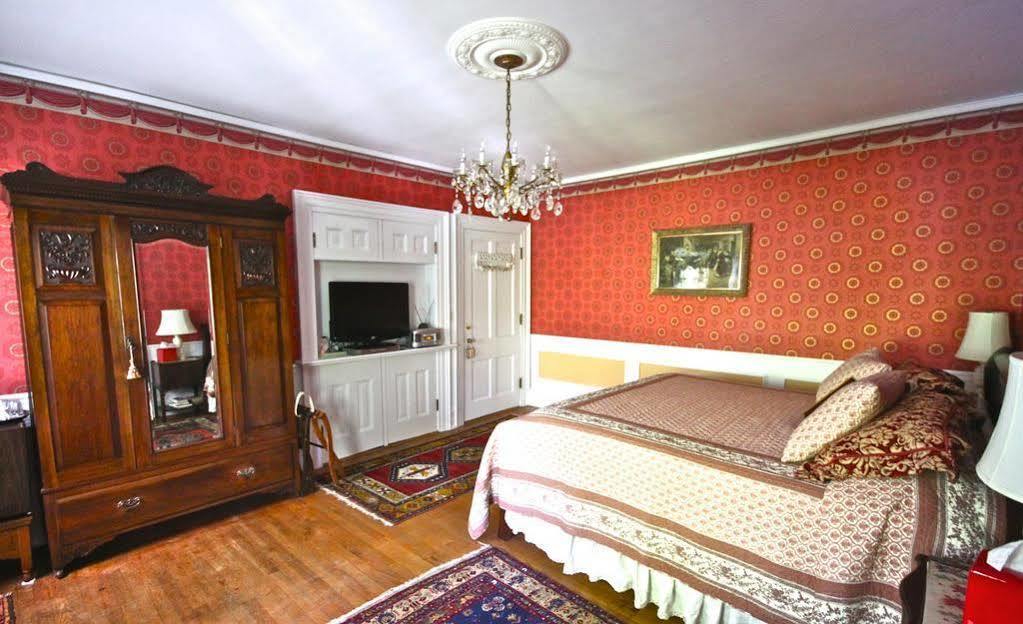 The Melange Inn Хендерсънвил Екстериор снимка