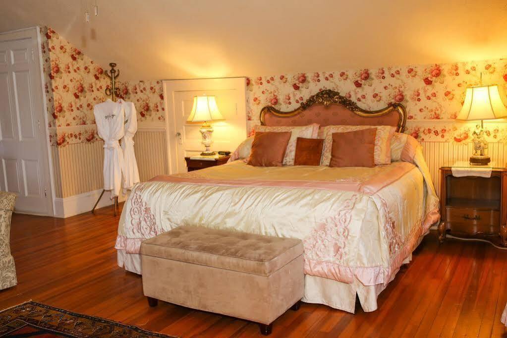 The Melange Inn Хендерсънвил Екстериор снимка